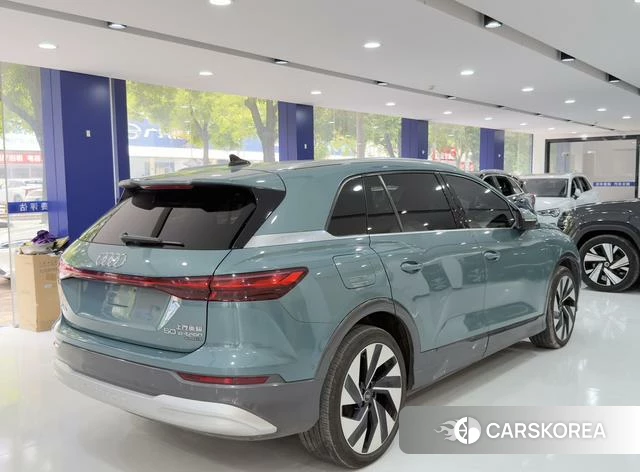 Audi Q5L 2023 Зеленый из Китая