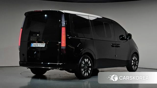 Hyundai Staria 2025 Черный из Кореи