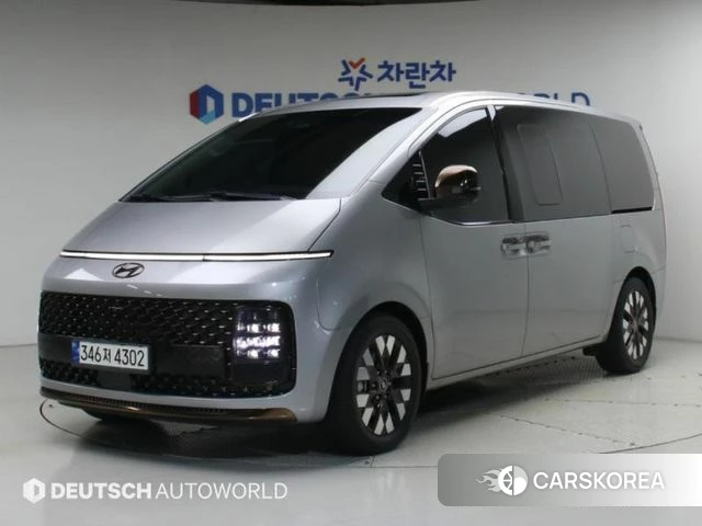 Hyundai Staria 2023 Серебряный из Кореи