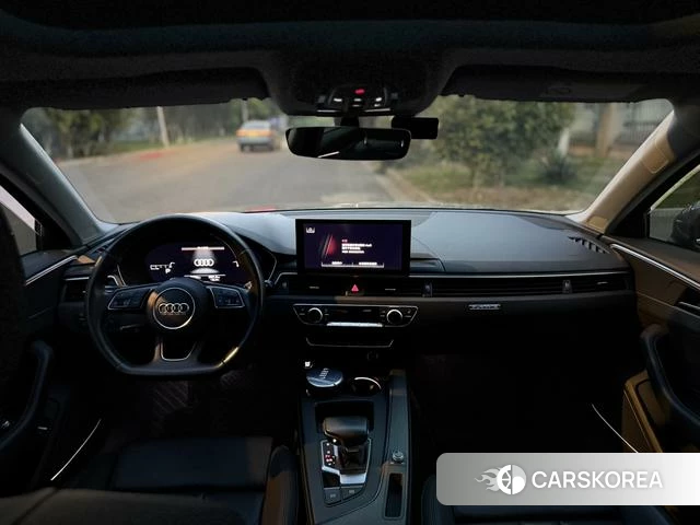 Audi A4L 2021 Темно-серый из Китая