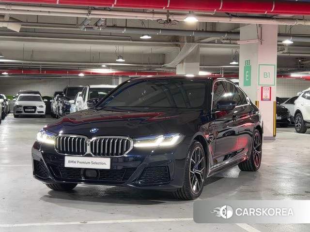 BMW 5 Series (G30) 2022 Черный из Кореи