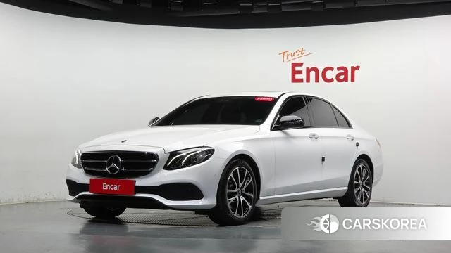 Mercedes-Benz E-Class W213 2020 Белый из Кореи