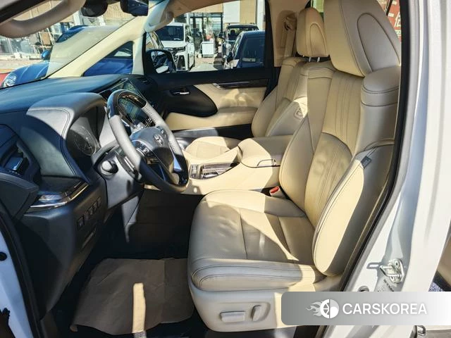 Toyota Vellfire 2022 Белый из Китая