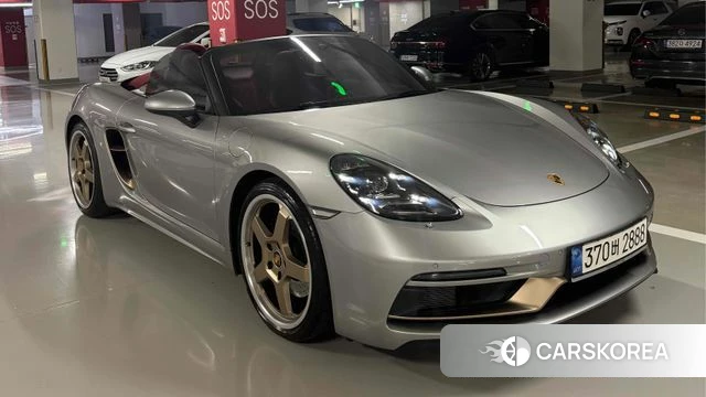 Porsche 718 Boxster 2021 Серебристо-серый из Кореи