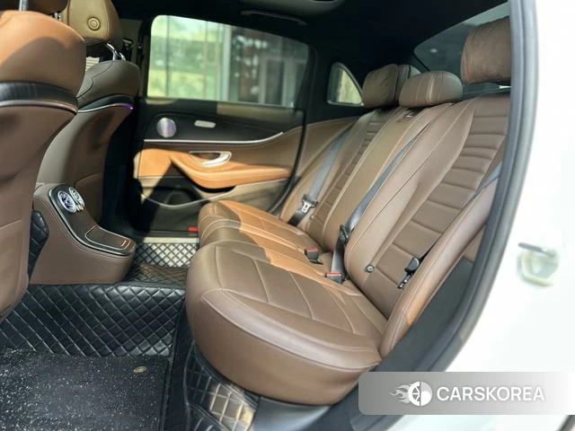 Mercedes-Benz E-Class 2022 Белый из Китая