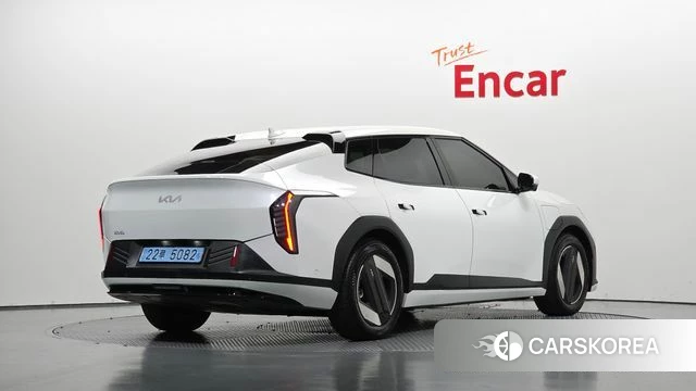 Kia EV4 2025 Белый из Кореи