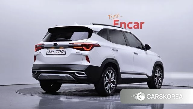 Kia Seltos 2019 Белый из Кореи