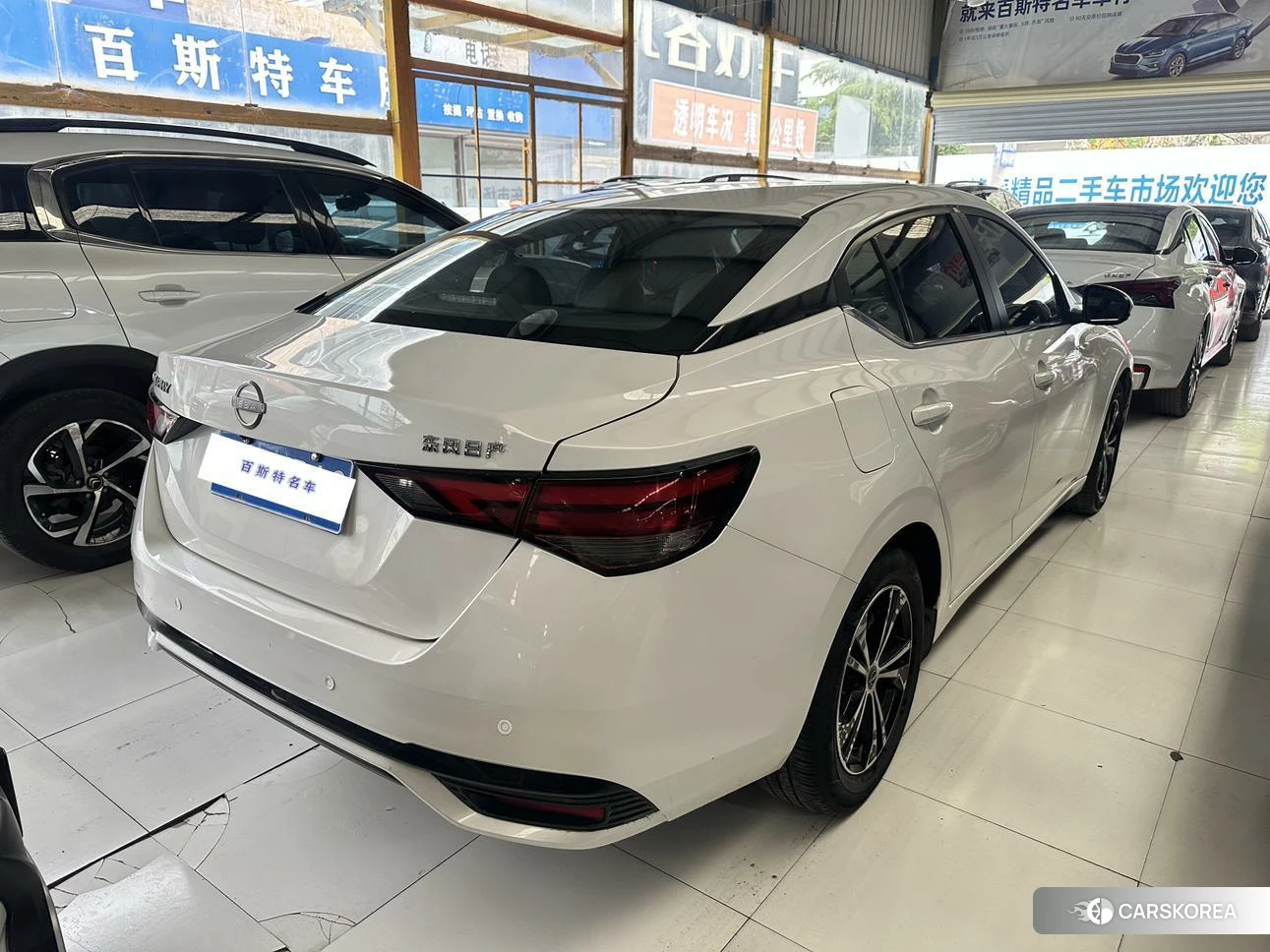 Nissan Sylphy 2023 Белый из Китая