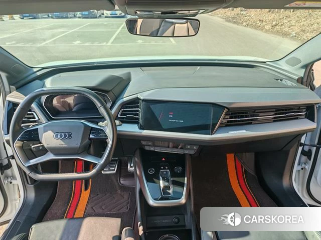 Audi Q4 2023 Белый из Китая