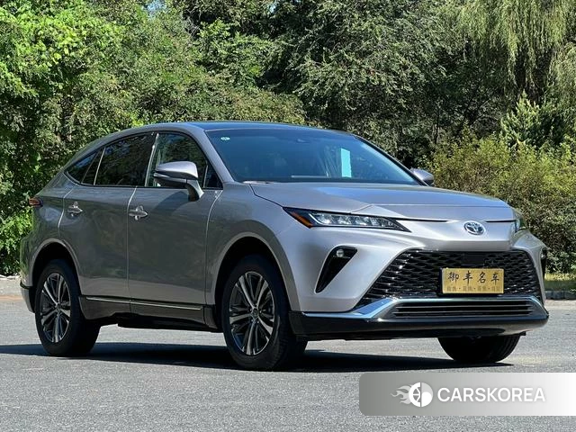 Toyota Venza 2024 Серебристо-серый из Китая