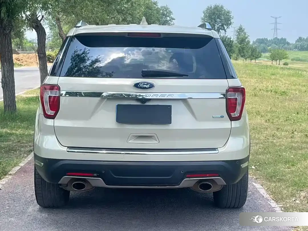 Ford Explorer 2019 Champagne/brown из Китая