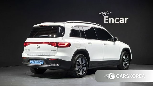 Mercedes-Benz EQB X243 2023 Белый из Кореи