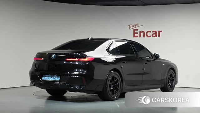 BMW i7 (G70) 2023 Черный из Кореи