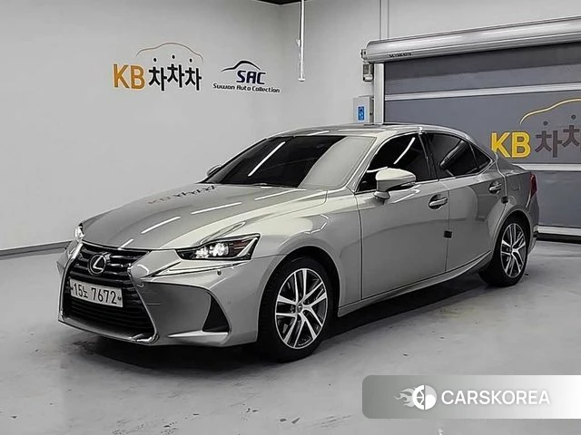 Lexus New IS300 2018 Песочный из Кореи