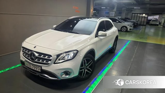 Mercedes-Benz GLA-Class X156 2019 Белый из Кореи