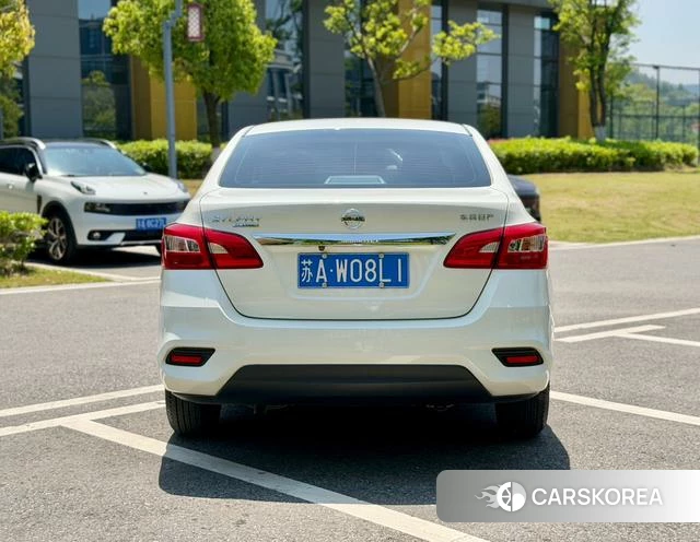 Nissan Sylphy 2024 Белый из Китая