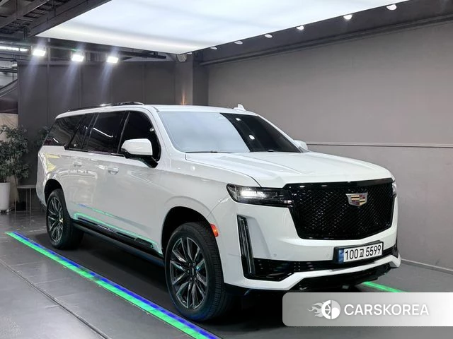 Cadillac Escalade 5th Generation 2023 Белый из Кореи
