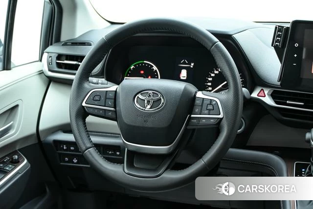 Toyota Sienna 2025 Белый из Китая
