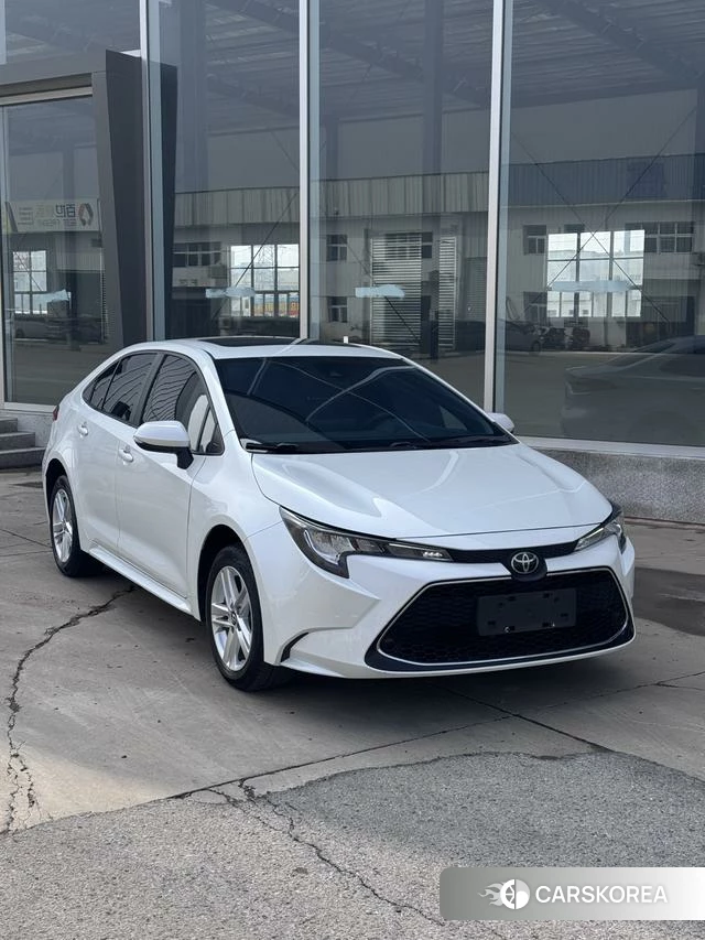 Toyota Levin 2021 Белый из Китая