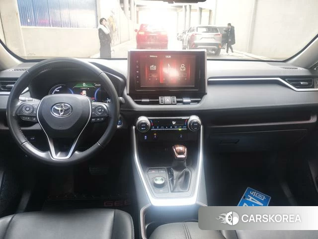 Toyota RAV4 2021 Белый из Китая