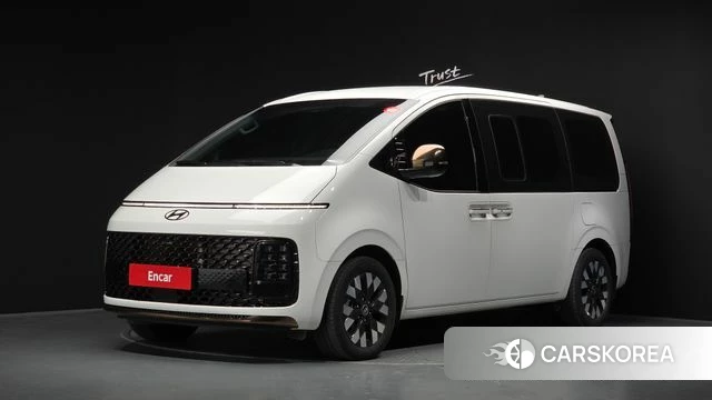 Hyundai Staria 2025 Белый из Кореи