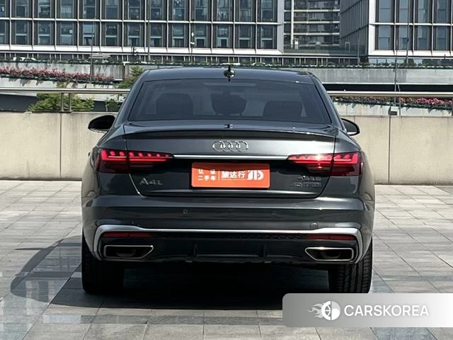 Audi A4L 2021 Темно-серый из Китая