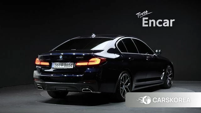 BMW 5 Series (G30) 2022 Черный из Кореи