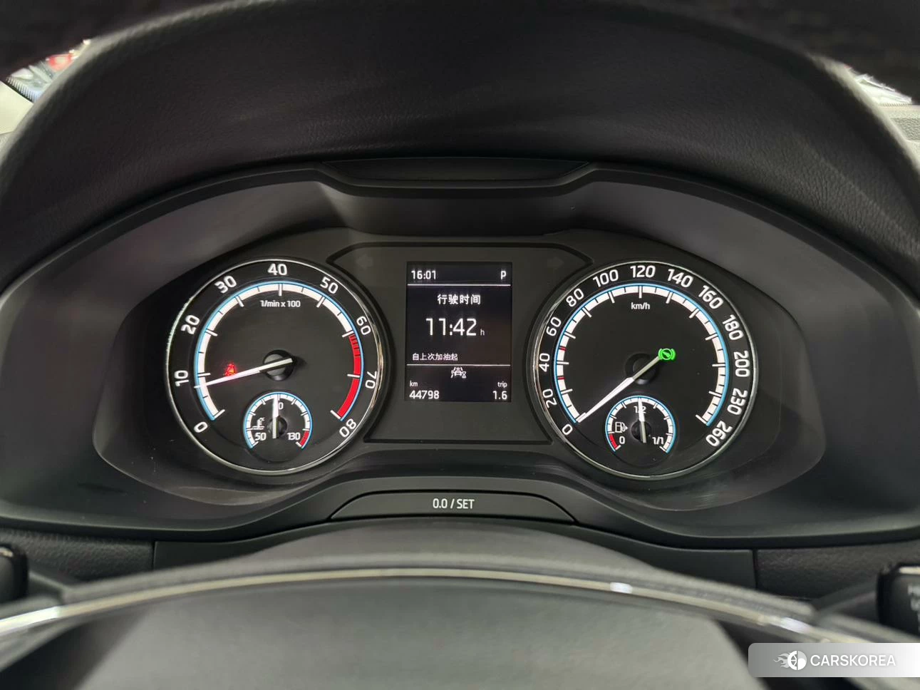 Skoda Karoq 2021 Белый из Китая