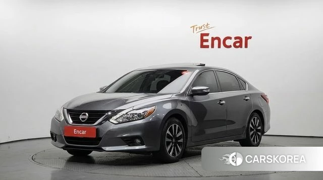 Nissan Altima 2018 Серый из Кореи