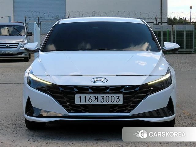 Hyundai Avante (CN7) 2023 Белый из Кореи