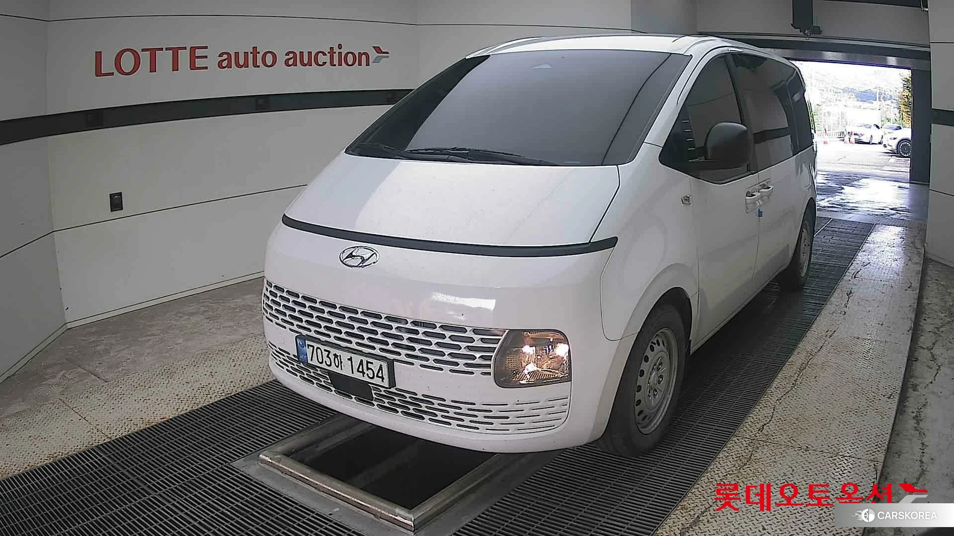 Hyundai Staria 2022 Creamy White из Кореи