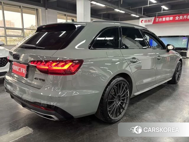 Audi A4L 2022 Темно-серый из Китая