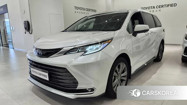 Toyota Sienna 4th Generation 2025 Белый из Кореи