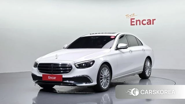 Mercedes-Benz E-Class W213 2022 Белый из Кореи