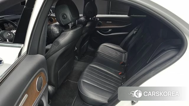 Mercedes-Benz E-Class W213 2019 Белый из Кореи, фото 2