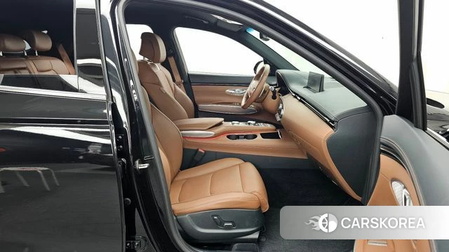 Genesis GV70 2023 Черный из Кореи, фото 2