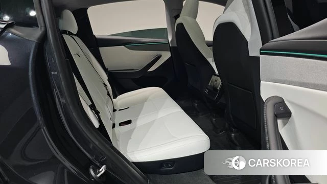 Tesla Model Y 2025 Серый из Кореи, фото 2