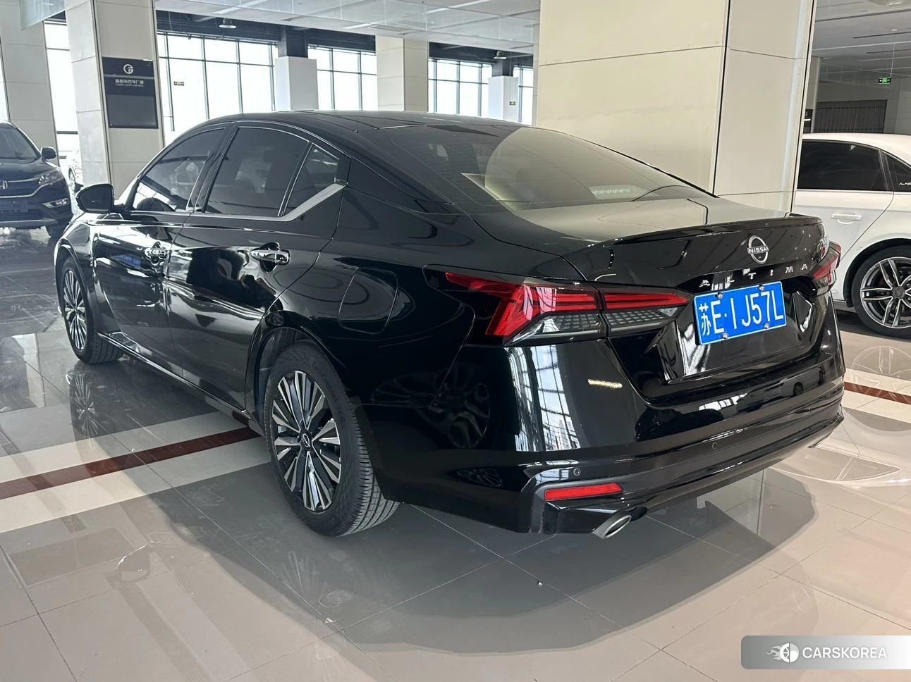 Nissan Altima 2022 Черный из Китая, фото 2