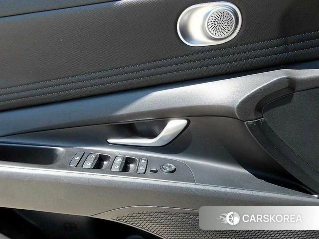 Hyundai Avante (CN7) 2021 Серебристо-серый из Кореи, фото 2