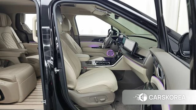 Kia Carnival 4th generation 2023 Черный из Кореи, фото 2