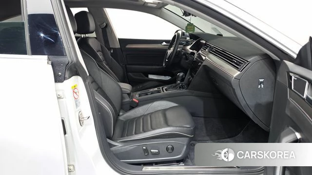 Volkswagen Arteon 2019 Белый из Кореи, фото 2