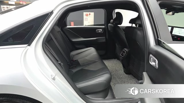 Hyundai Ionic 6 2024 Серебристо-серый из Кореи, фото 2