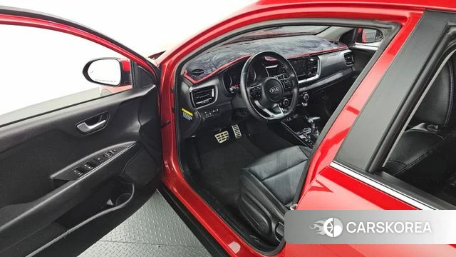Kia Stonic 2019 Красный из Кореи, фото 2