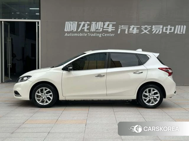 Nissan Tiida 2021 Белый из Китая, фото 2