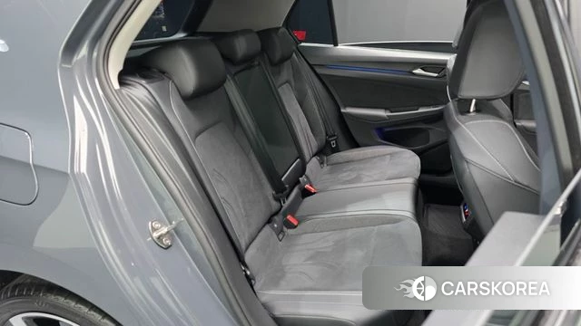 Volkswagen Golf 8th Generation 2025 Серый из Кореи, фото 2