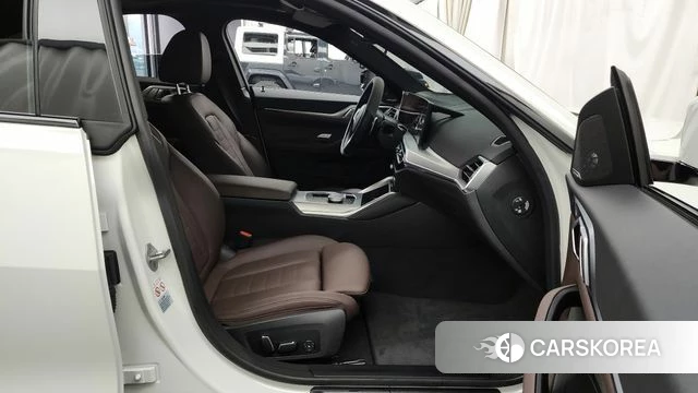 BMW 4 Series (G22) 2024 Белый из Кореи, фото 2