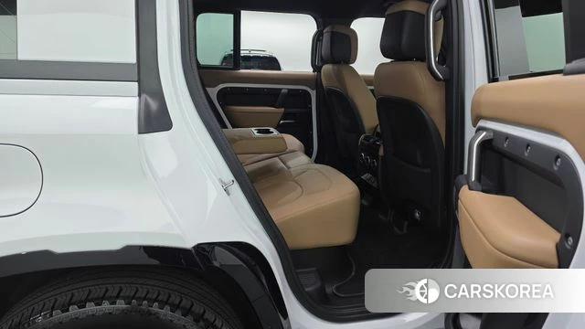 Land Rover Defender (L663) 2025 Белый из Кореи, фото 2