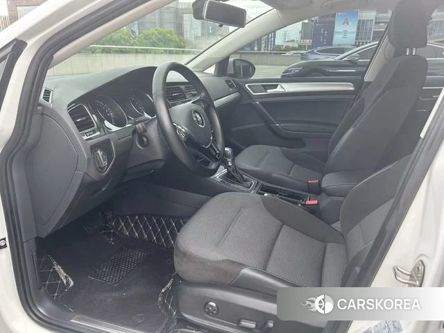 Volkswagen Golf 2021 Белый из Китая, фото 2