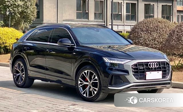 Audi Q8 2021 Черный из Китая, фото 2