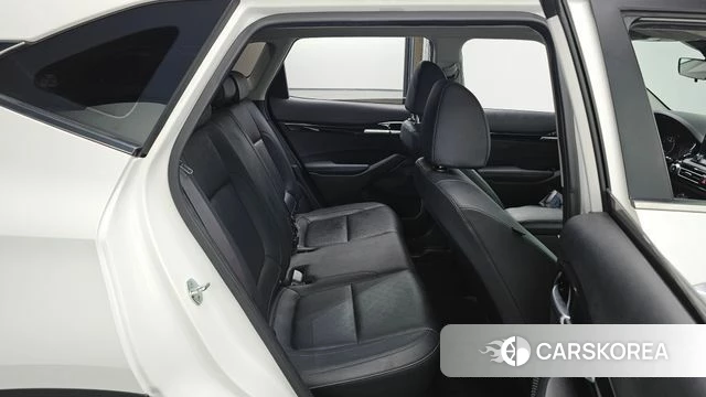 Kia Seltos 2022 Белый из Кореи, фото 2